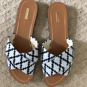 Louise et Cie Bonnie crisscross slip on sandal